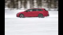 Seat, la prova del 4x4 sul ghiaccio