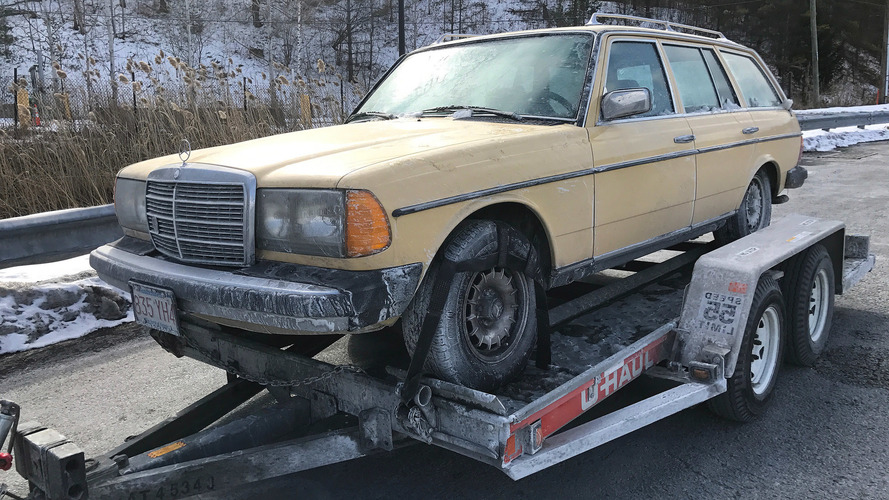 2017 Ford F-150 Raptor towing a 1984 Mercedes-Benz 300TD Wagon