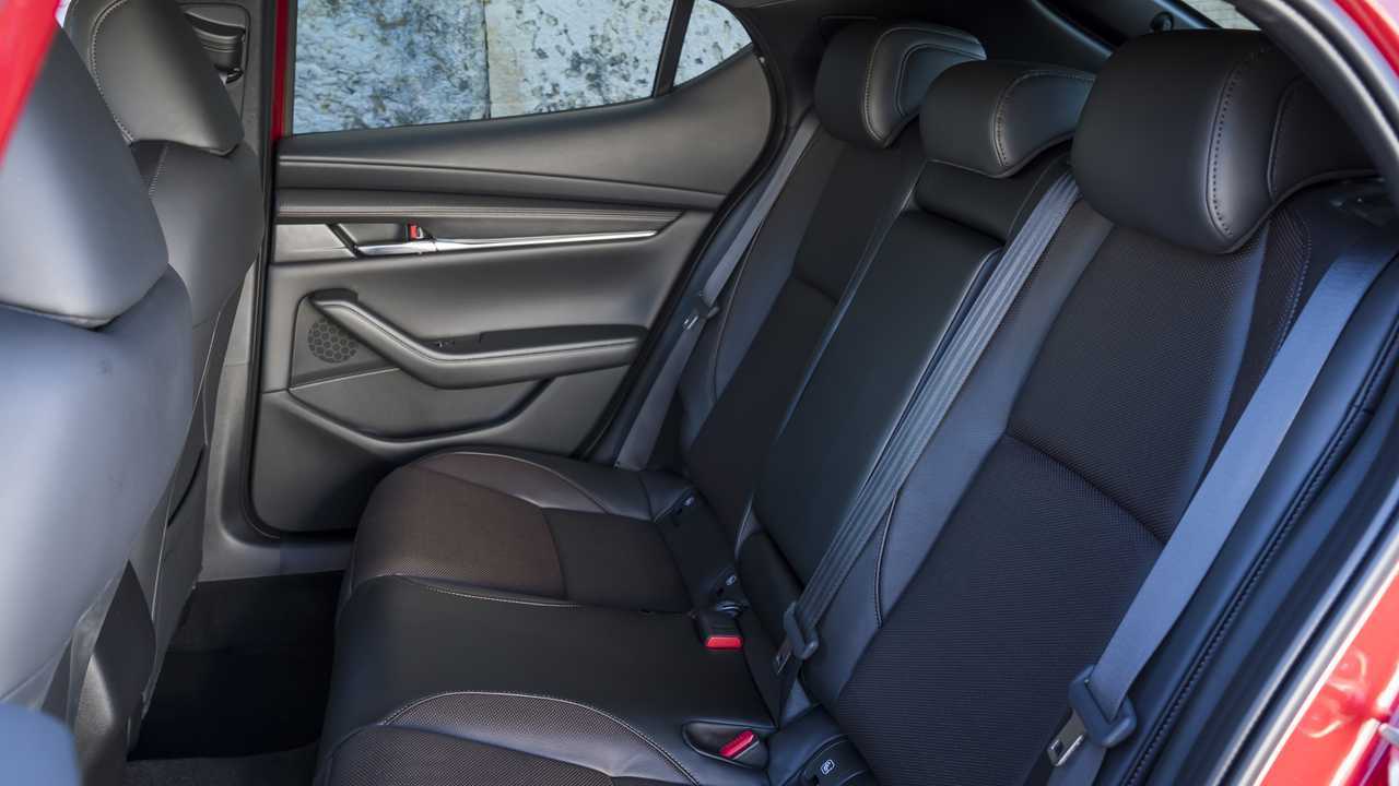 Nuova Mazda3, prova su strada