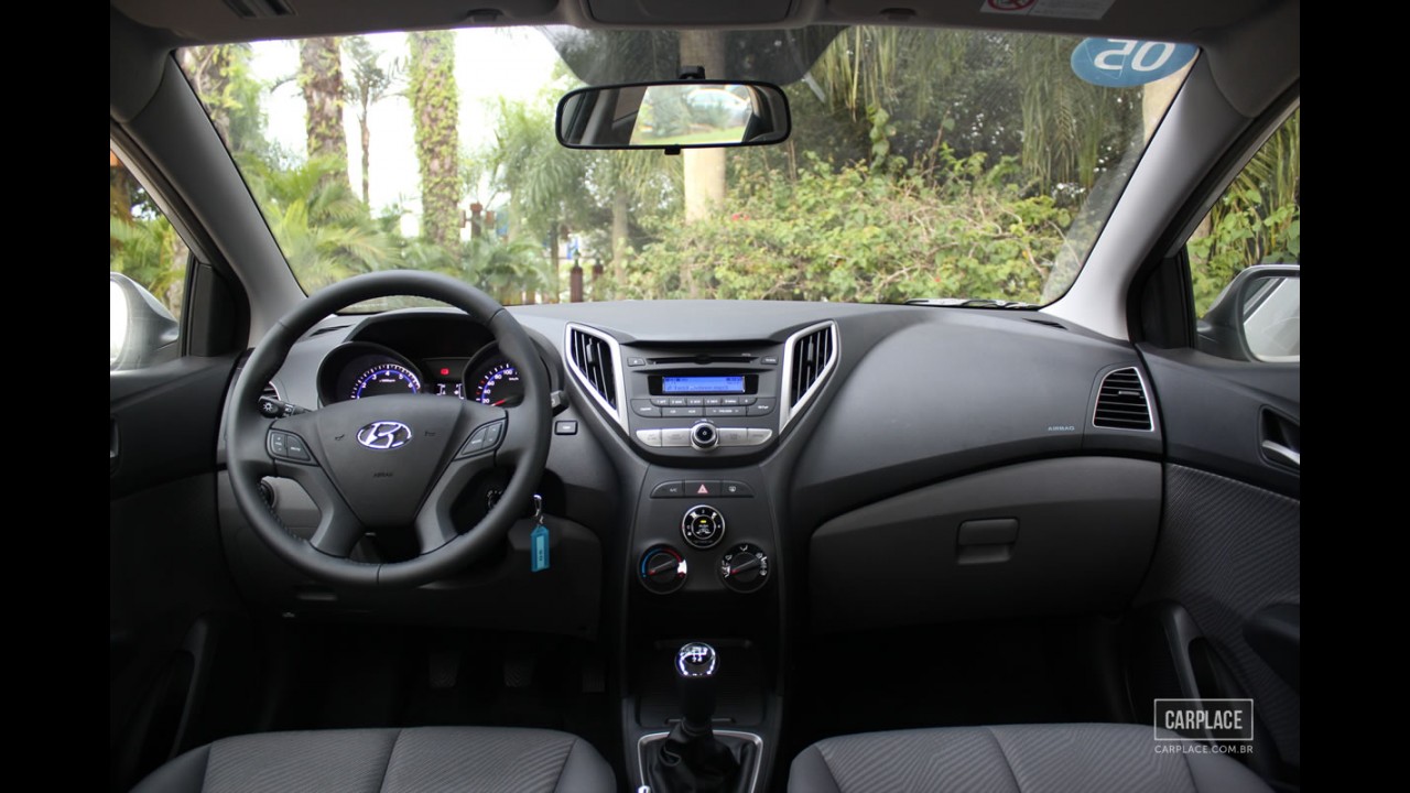 Este é o verdadeiro Hyundai HB20 Sedan - veja projeção e flagra exclusivos!