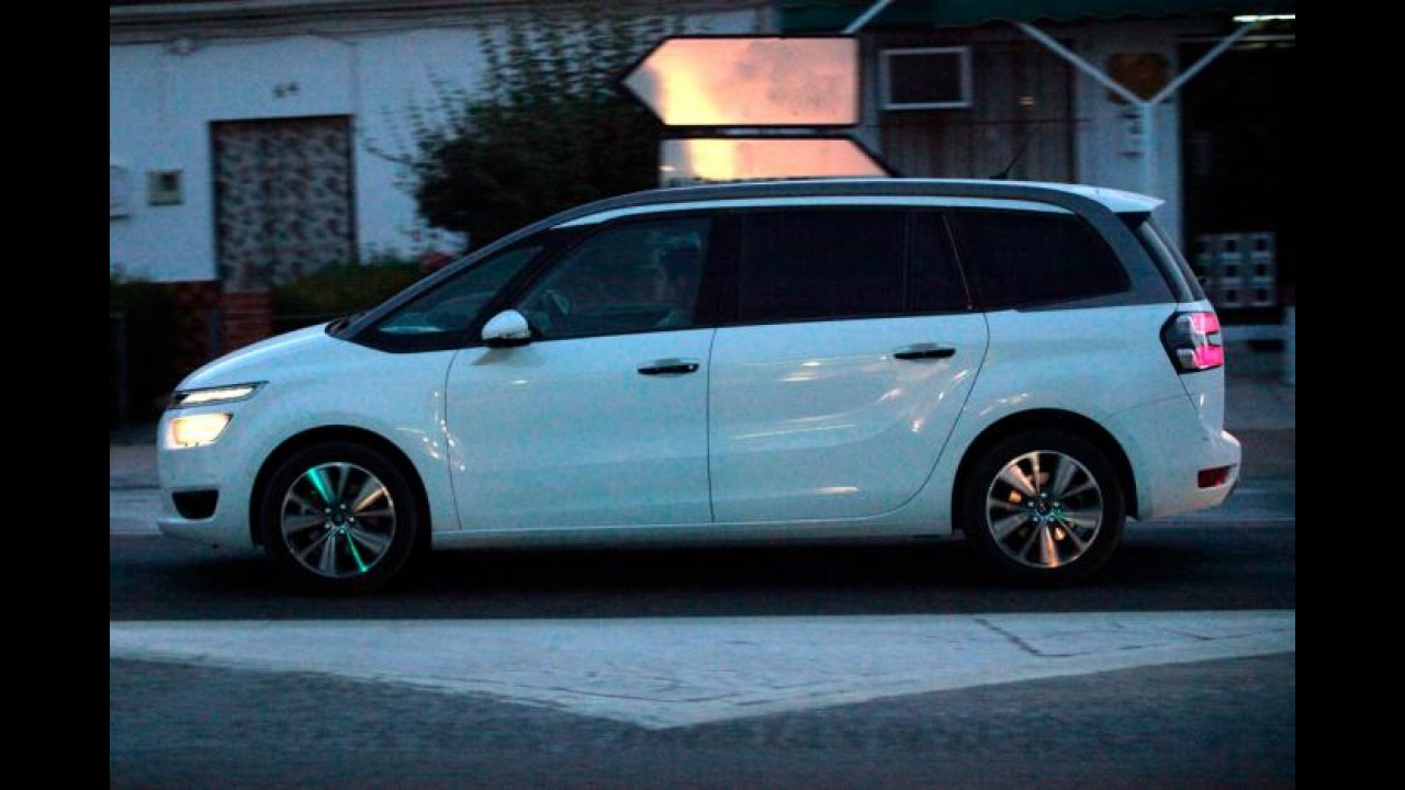 Flagra: fotos dão pistas sobre novo Citroën C4 Grand Picasso