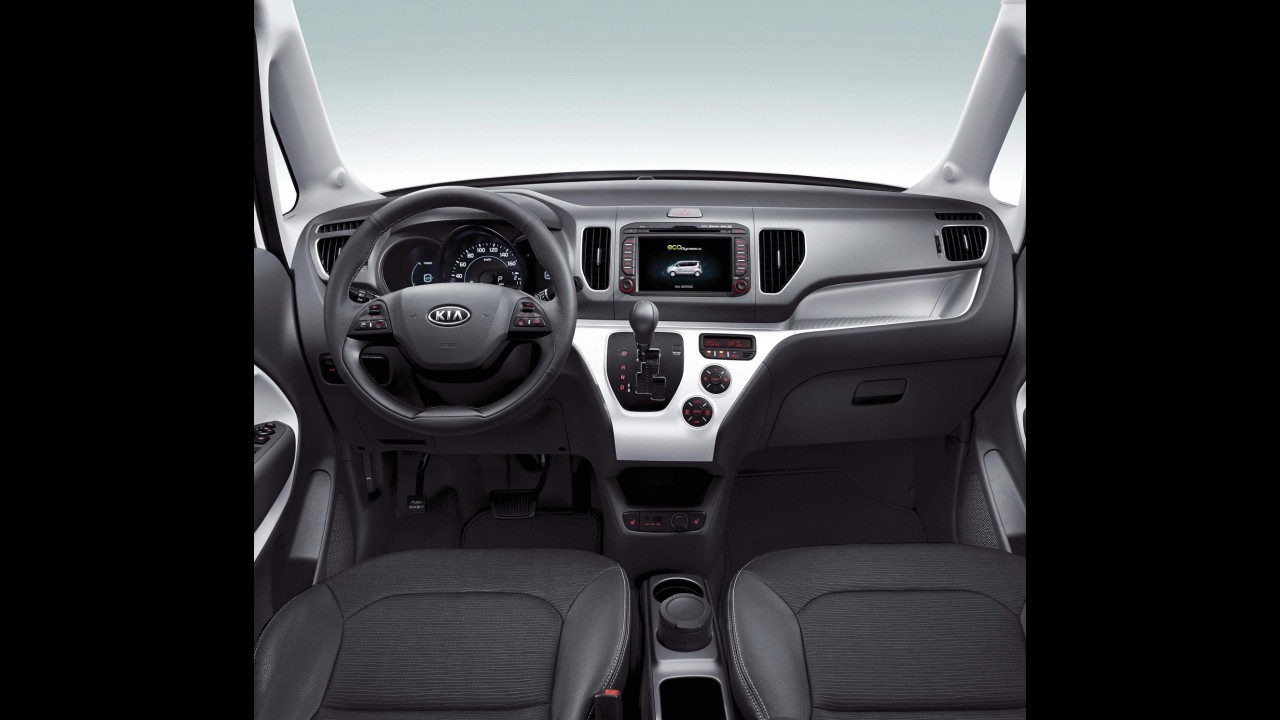 Kia apresenta Ray EV, primeiro carro elétrico sul-coreano