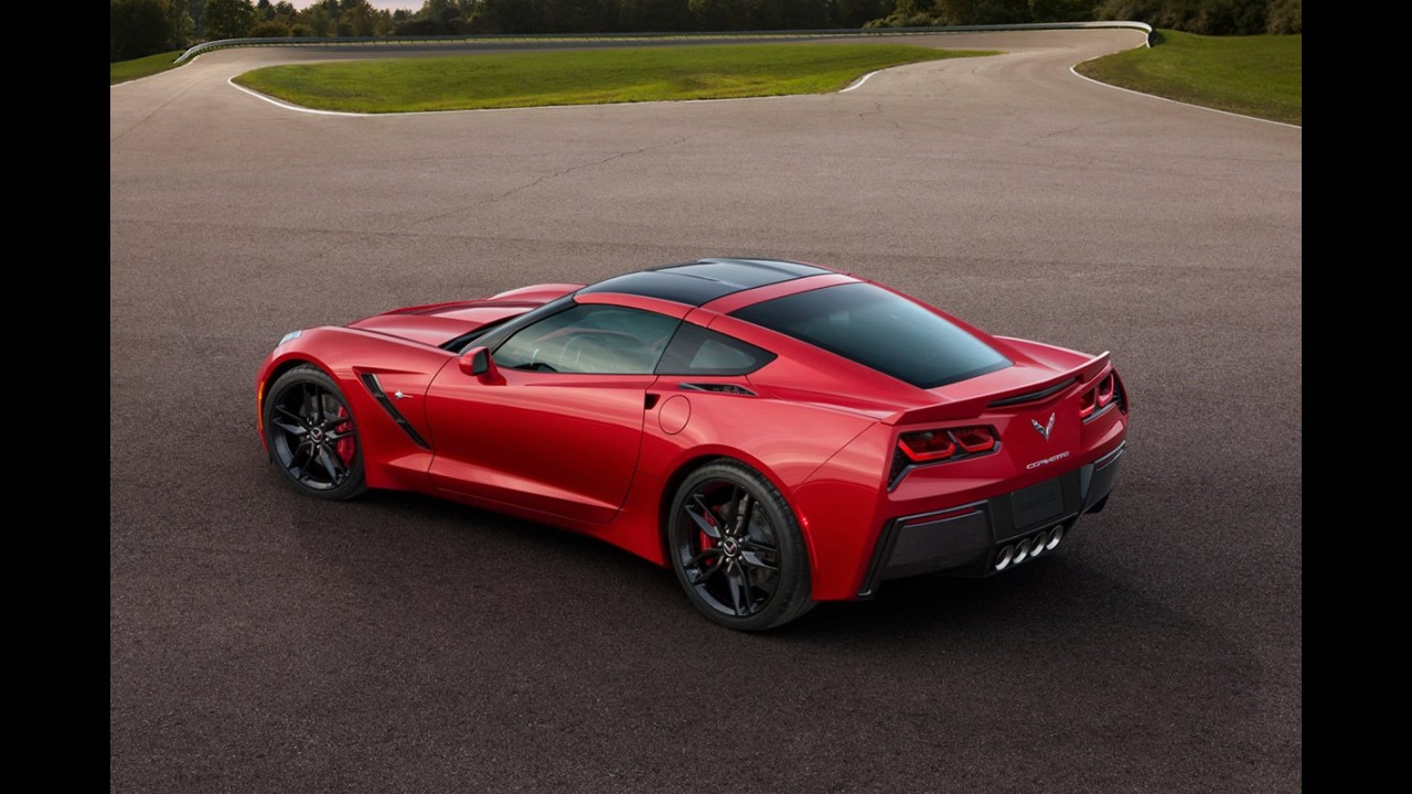 GM vende primeira unidade da nova Corvette C7 por 1,1 milhão de dólares