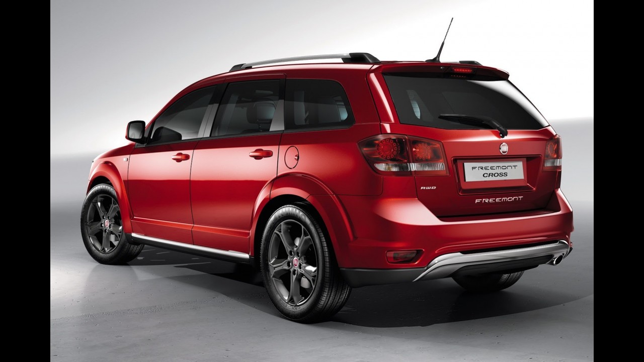 Fiat Freemont também ganha versão aventureira Cross para o Salão de Genebra