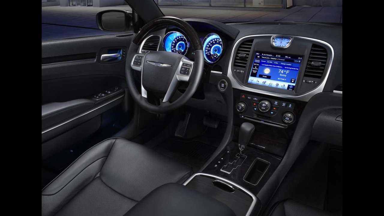 Chrysler 300C já pode ser encomendado no Brasil por R$ 179.900