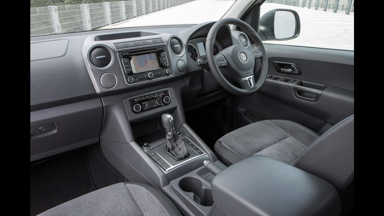 VW Amarok série especial Dark Label custa R$ 95 mil no Reino Unido
