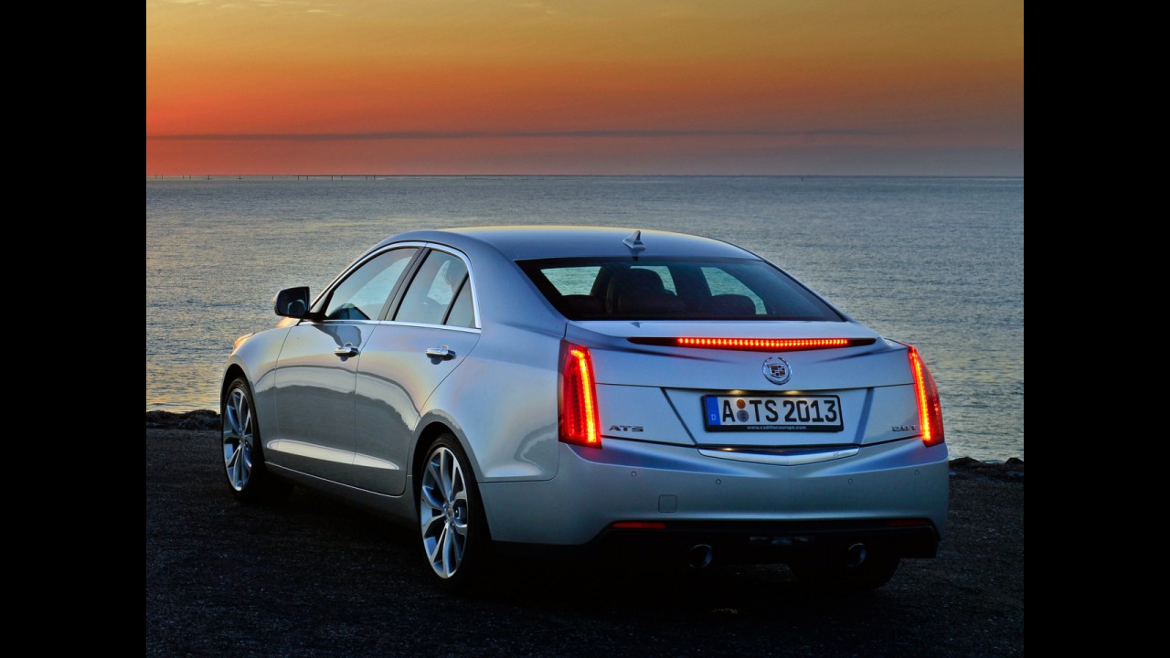Cadillac divulga primeiras imagens oficiais do sedã ATS em versão para Europa
