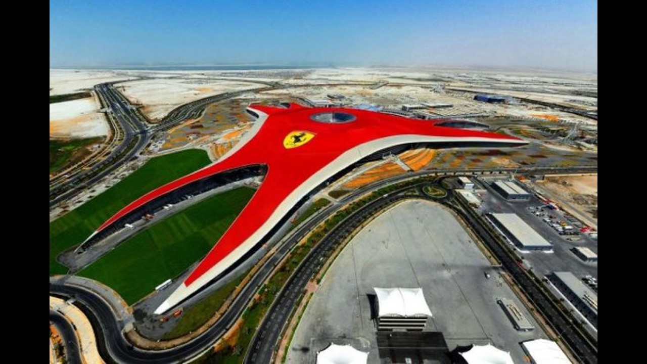 Ferrari World: Parque da Ferrari é inaugurado em Abu Dhabi - Veja fotos