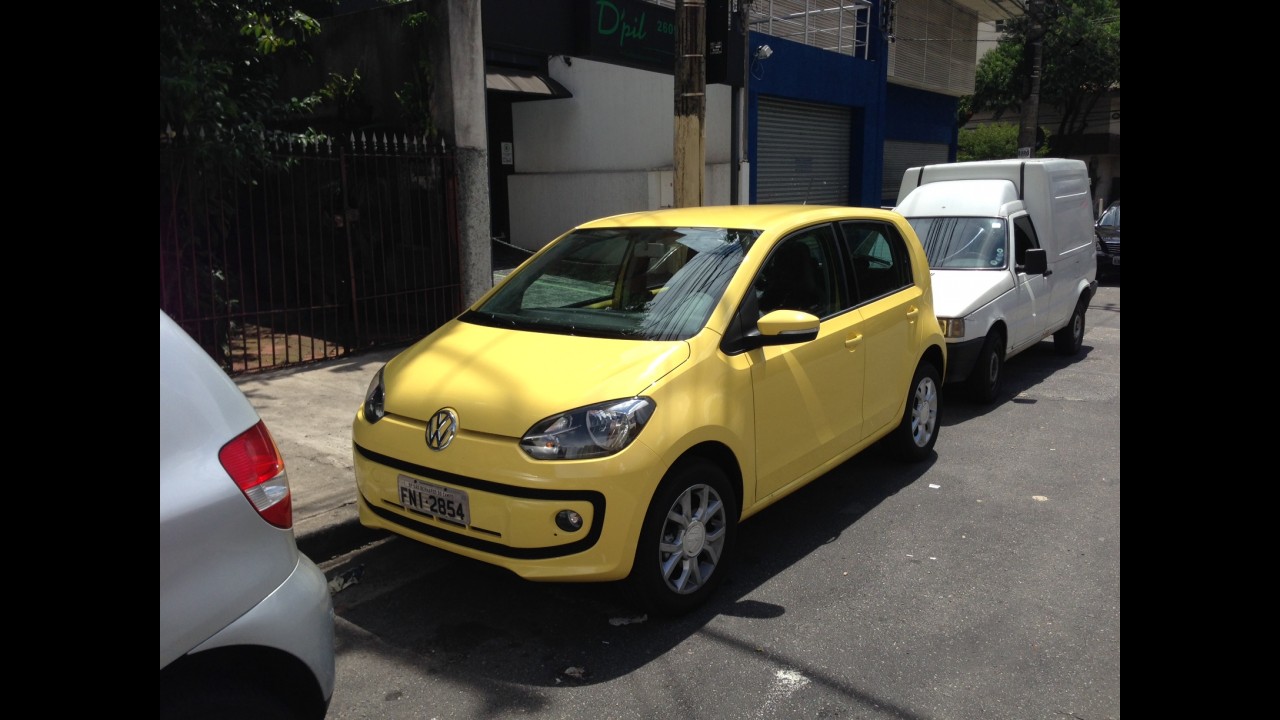 Garagem CARPLACE #2: com até 22 km/l, up! proporciona pequenos prazeres - veja teste