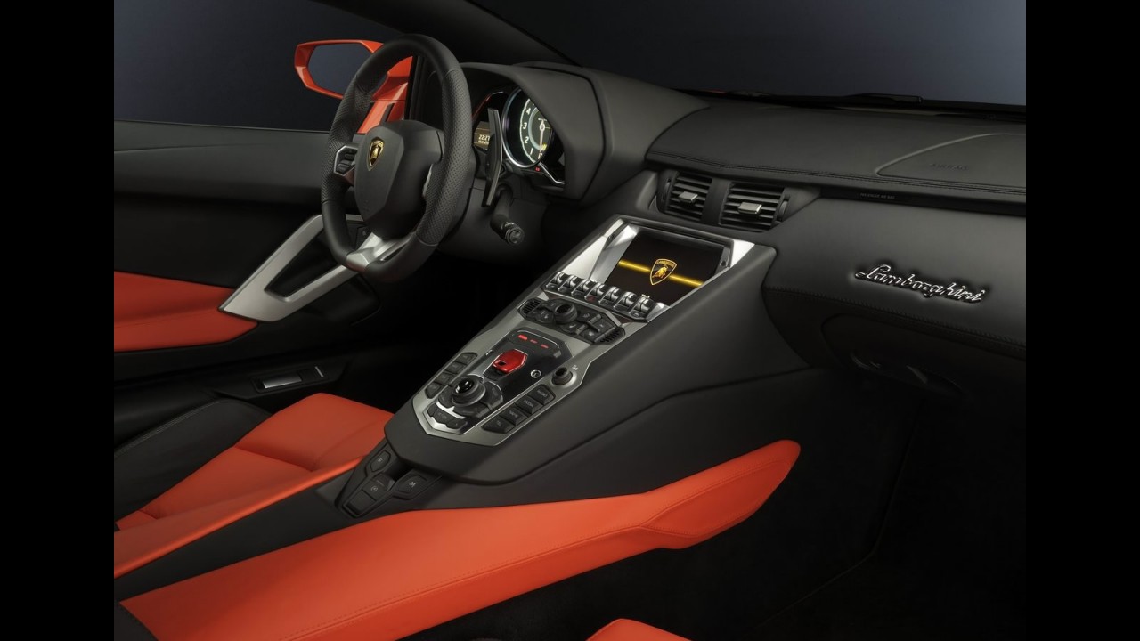 Lamborghini Aventador LP700-4 2012 é revelado oficialmente - Veja fotos em alta resolução