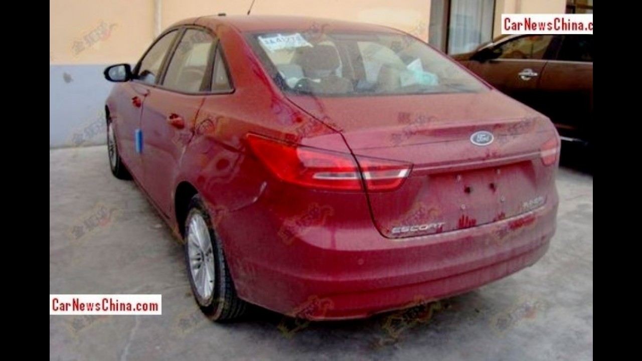 Flagra: novo Ford Escort é clicado mais uma vez, inclusive com fotos internas