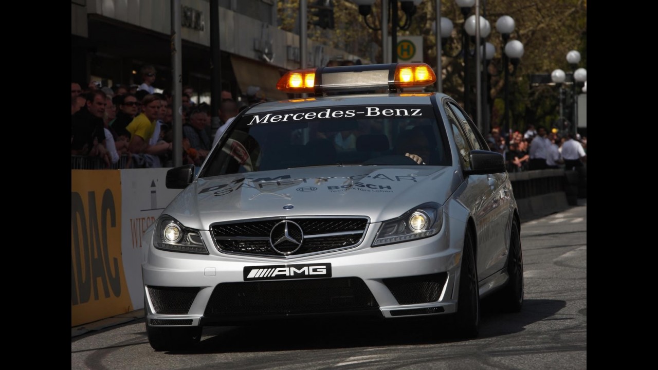 Mercedes-Benz C63 AMG DTM Safety Car 2011: 0 a 100 km/h em 4,3 segundos