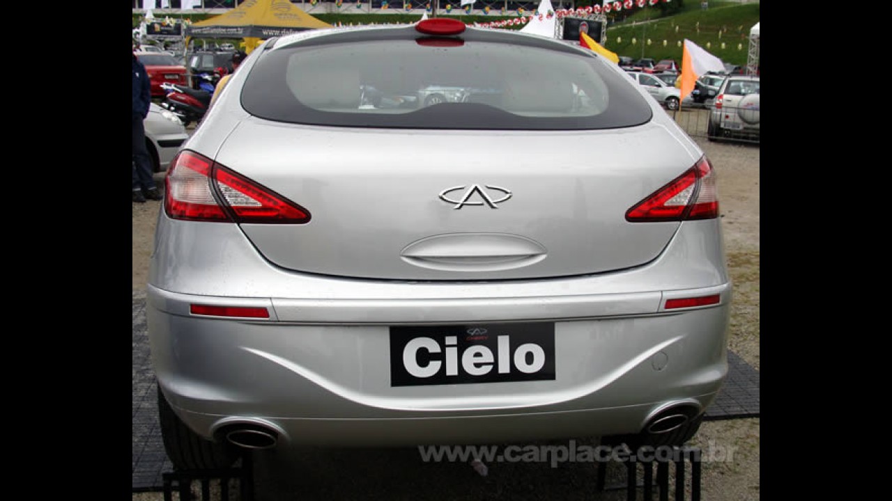 Exclusivo: Chery Cielo completíssimo chega por R$ 39.900 - Conferimos ao vivo - Veja fotos