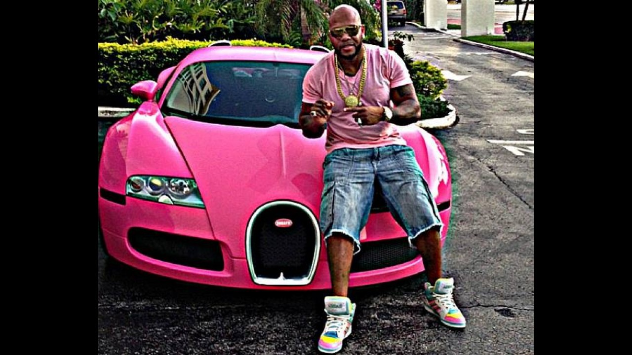 Bugatti Veyron do rapper Flo Rida ganha pintura rosa