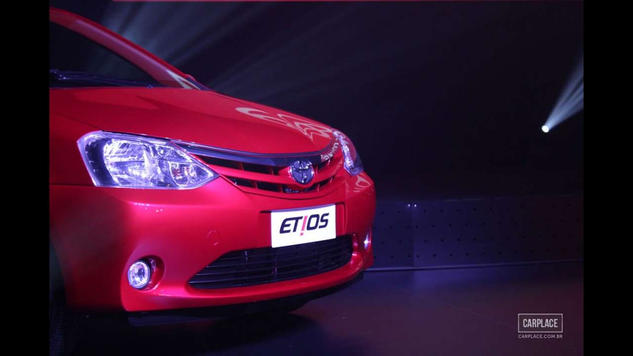 Toyota Etios é lançado por R$ 29.990 - Veja tabela de preços completa