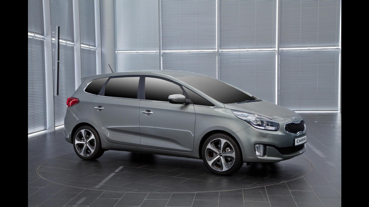 Kia Carens 2013: Novas imagens mostram detalhes do interior