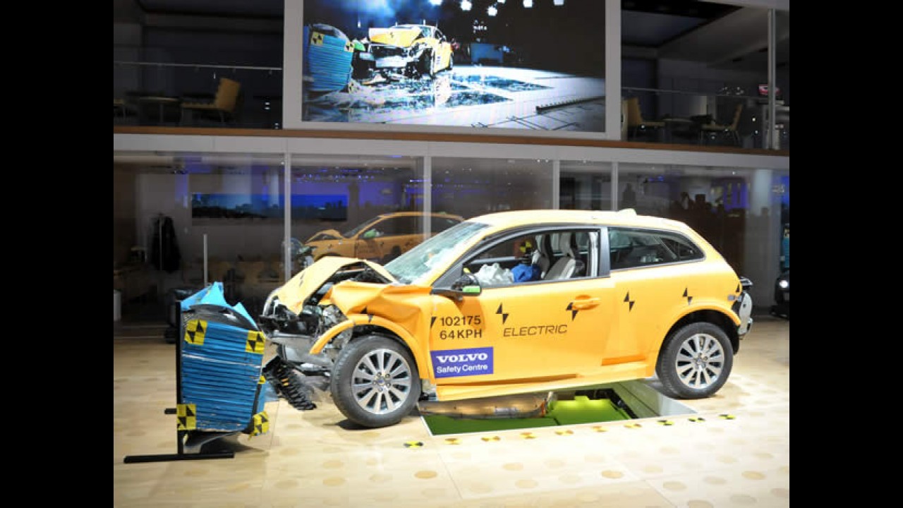 Detroit: Volvo mostra primeiro crash-test de um carro elétrico