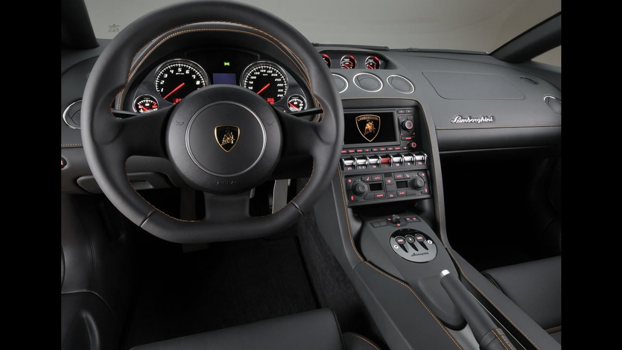 Lamborghini apresenta Gallardo LP560-4 Bicolore 2011 no Salão do Qatar