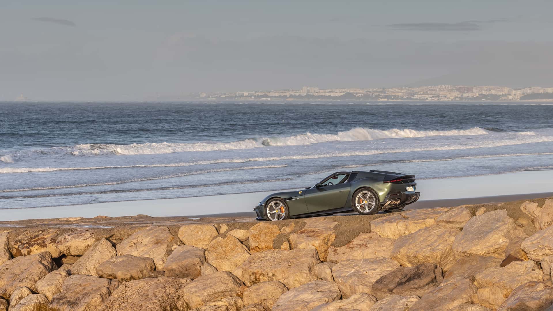 https://cdn.motor1.com/images/mgl/6Z4ppN/s1/2025-ferrari-12cilindri-spider-first-drive-review.jpg