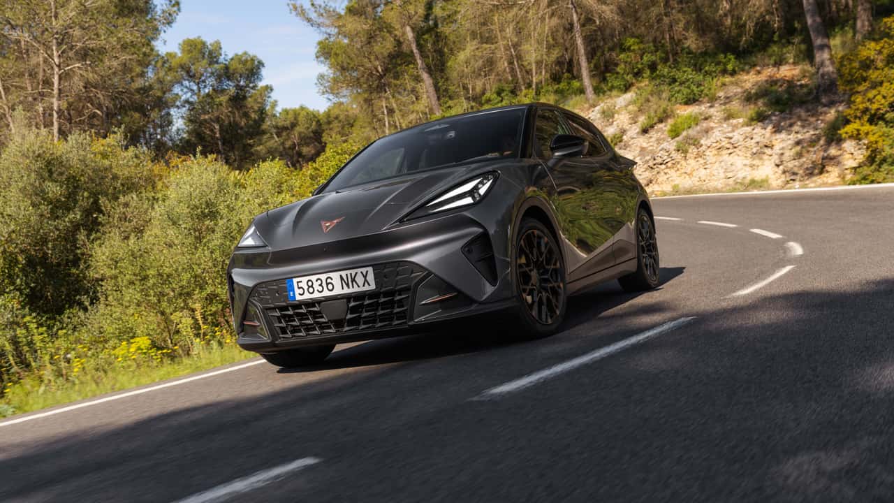 Al volante del nuevo CUPRA Raval VZ con 226 CV y mucha personalidad