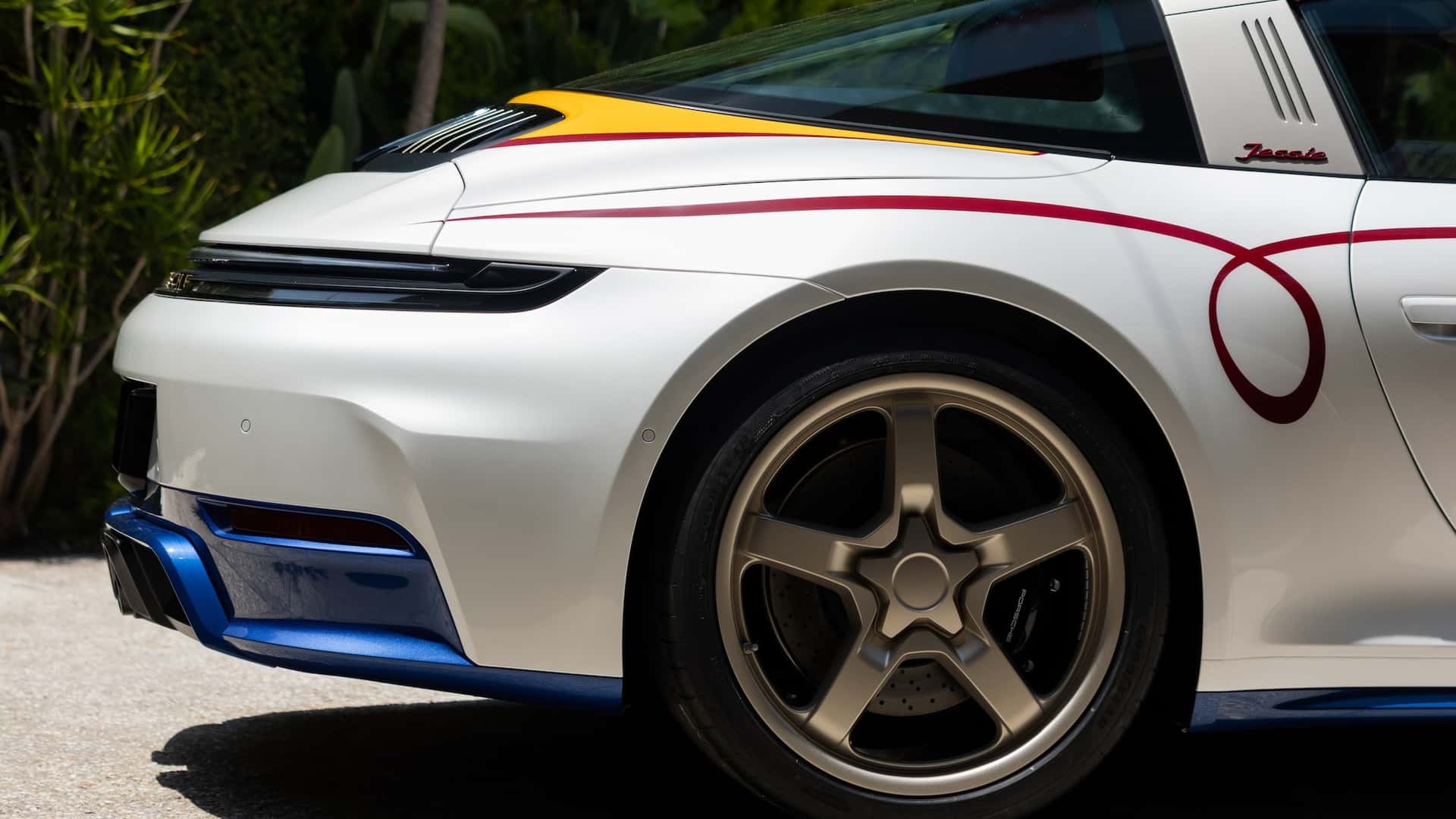 https://cdn.motor1.com/images/mgl/6Z824E/s1/porsche-and-pixar-toy-story-collaboration.jpg
