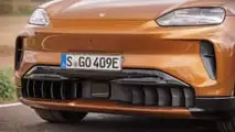 Porsche Cayenne Electric (2026) in Madeiragoldmetallic: Das Exterieur