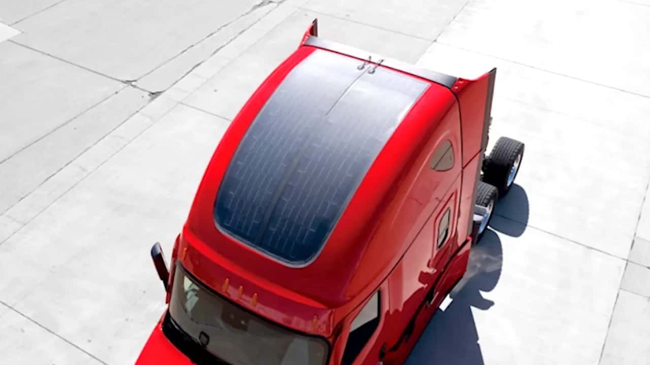 Camion diesel con pannelli solari