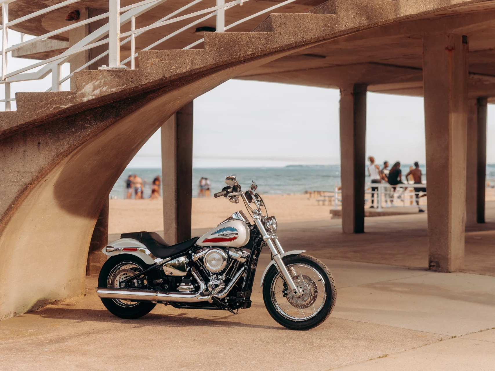 Легендарный круизер Super Glide от Harley-Davidson возвращается. И он выглядит великолепно — фото 2