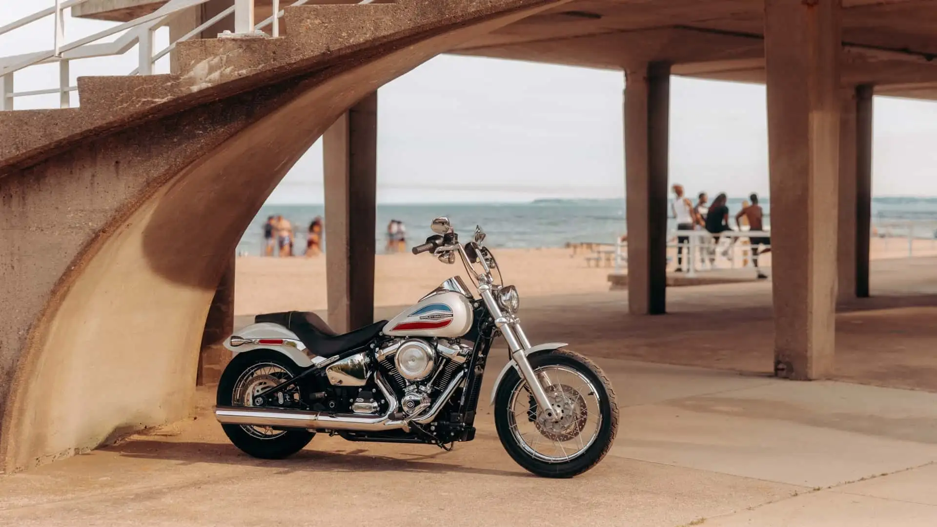 Легендарный круизер Super Glide от Harley-Davidson возвращается. И он выглядит великолепно