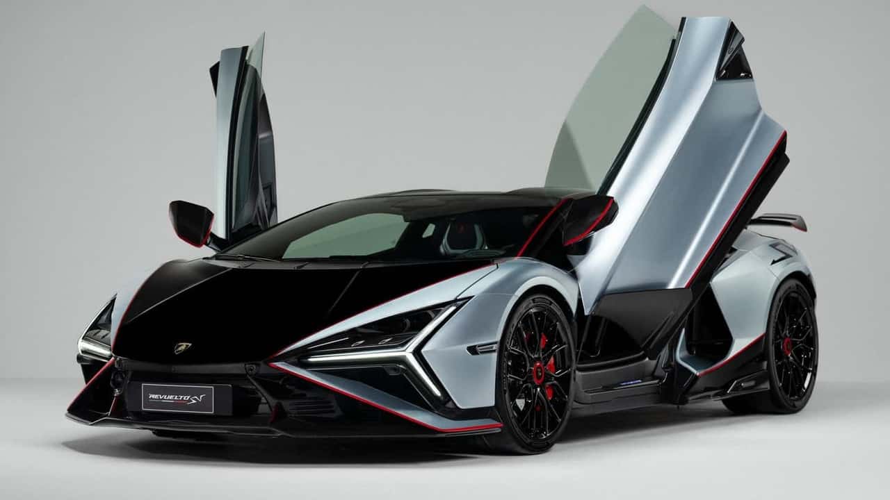 Lamborghini Revuelto SV studio shot