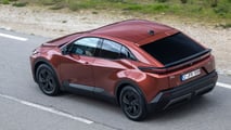Toyota C-HR+ (2026): Das Exterieur in Metal Oxide Metallic