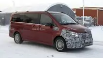 Makyajlı Mercedes-Benz EQV Casus Fotoğrafları