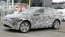 Photo d'espionnage de l'Audi RS Q6 E-Tron avec vue latérale