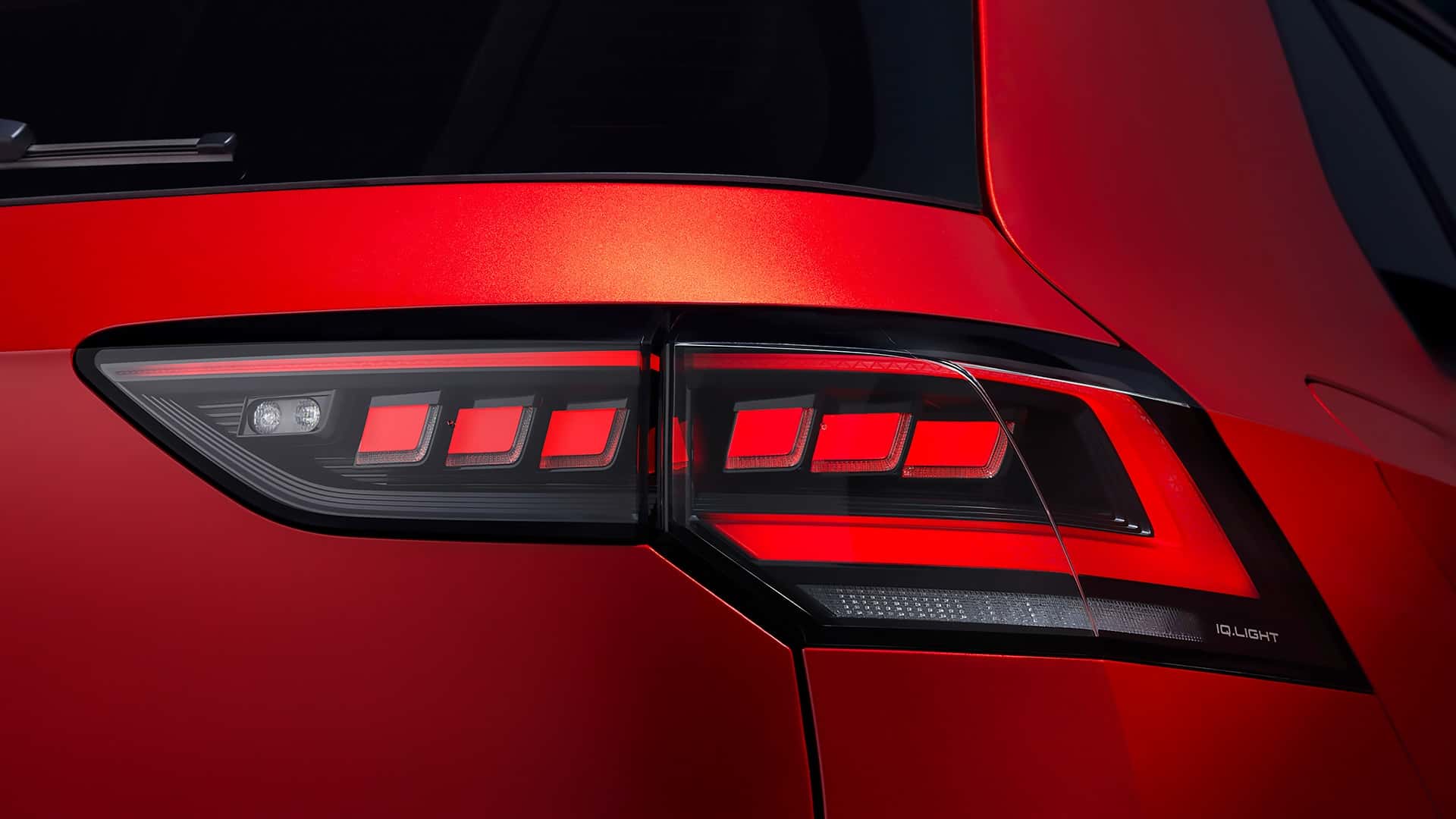 https://cdn.motor1.com/images/mgl/6ZNWkb/s1/vw-golf-gti-2024.jpg
