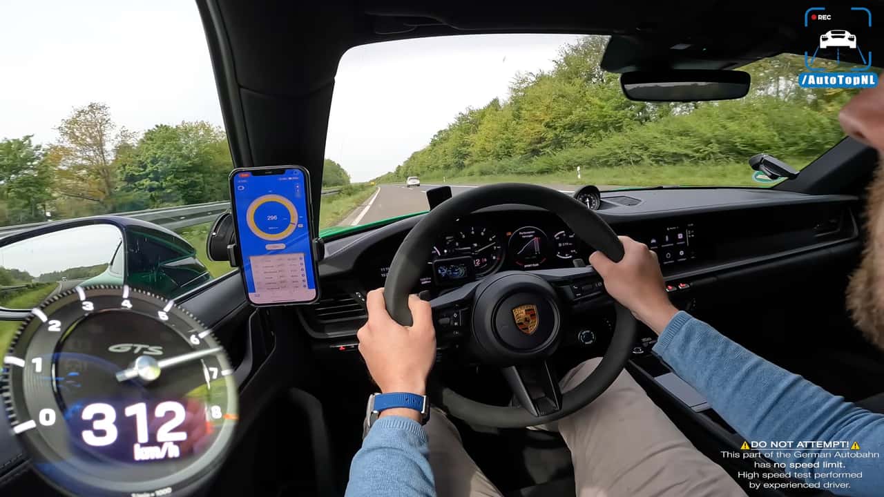 Porsche 911 Carrera GTS sur l'Autobahn
