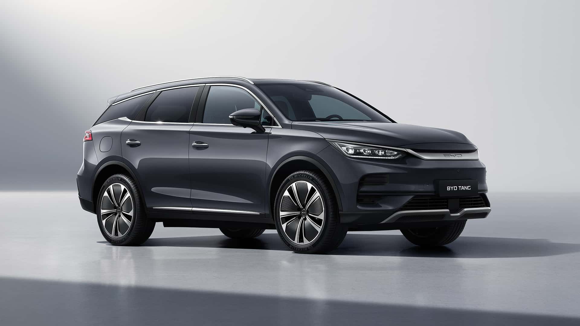 BYD Tang Restyling Il SUV Elettrico A 7 Posti Cinese Si Aggiorna