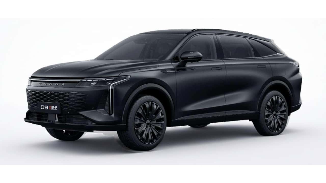 El Omoda 9 responde con contundencia a la oferta del Lynk & Co 08