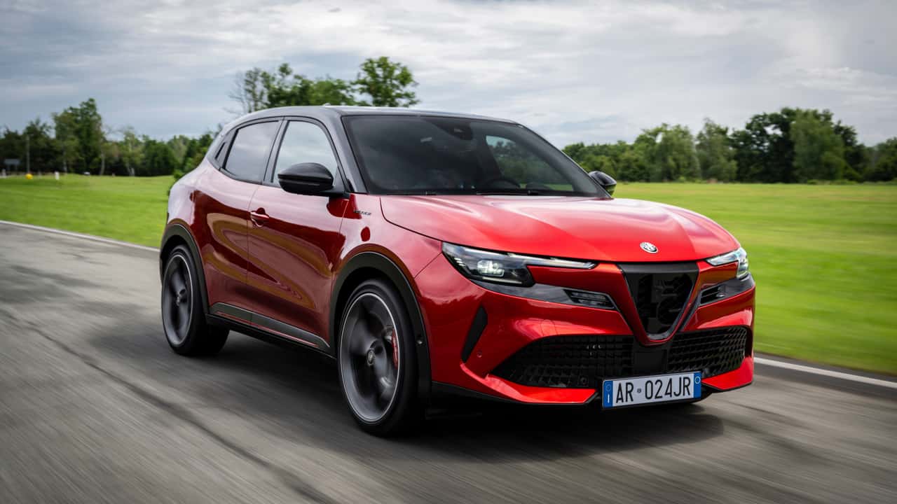 Alfa Romeo Junior Veloce: Fahraufnahme von schräg vorne