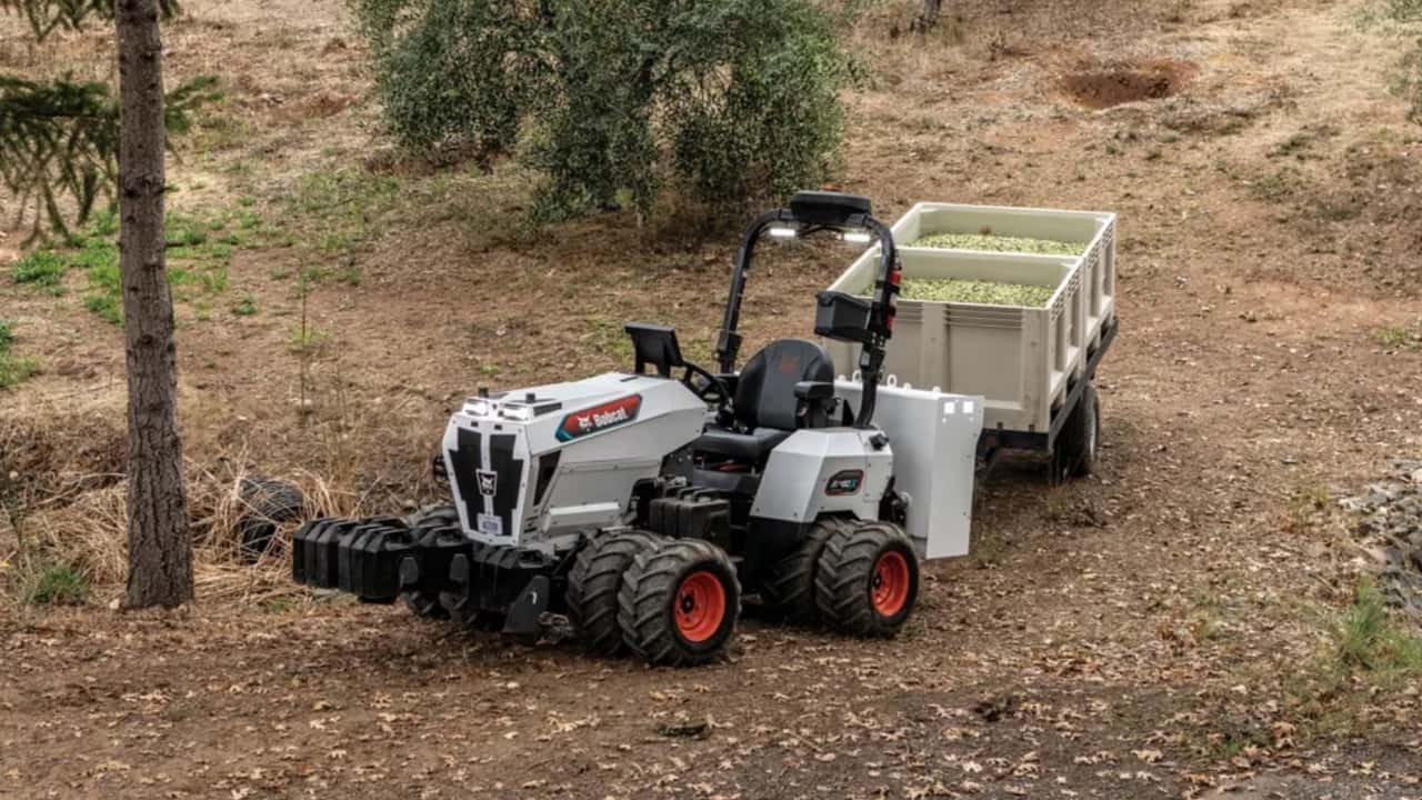 Bobcat AT450X: il trattore autonomo elettrico