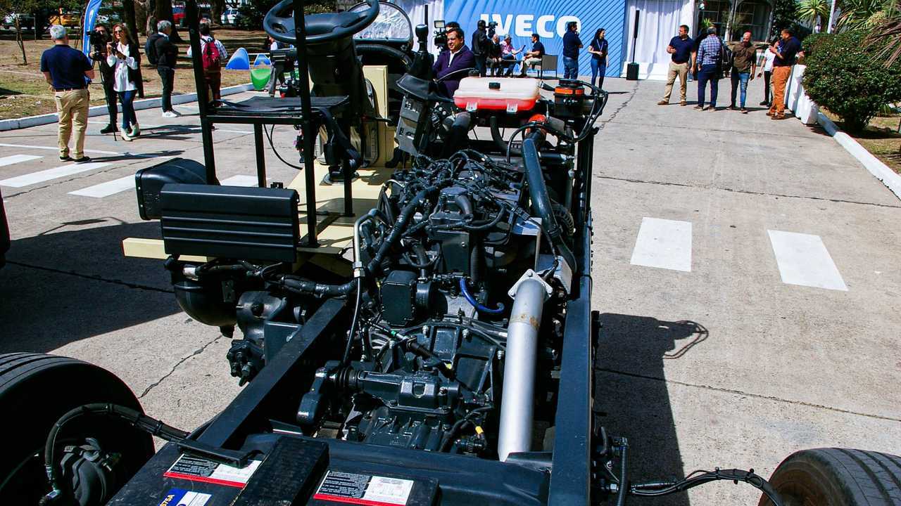 Bus Iveco 170G21 (65)