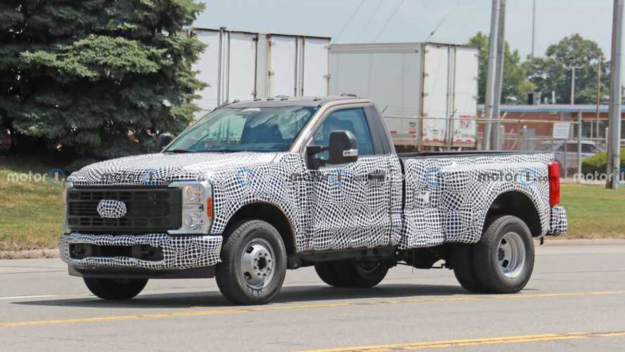 Ford Super Duty casus fotoğrafları