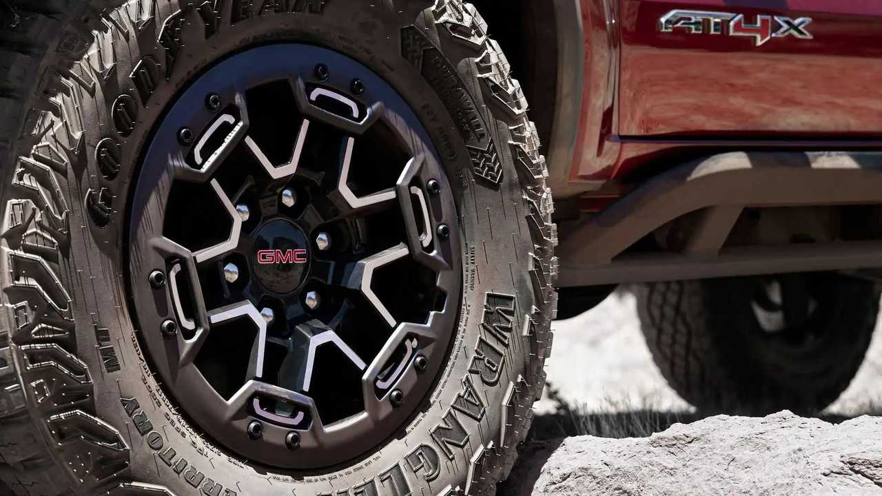 2023 GMC Canyon AT4X Edition 1