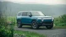 Rivian R1S in Rivian-Blau