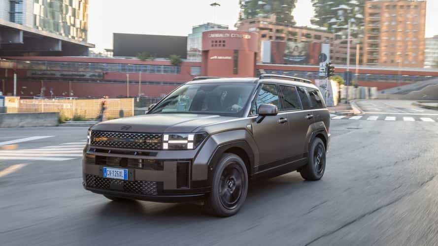 Hyundai Santa Fe Plug-in Hybrid, più potenza con il MY2026