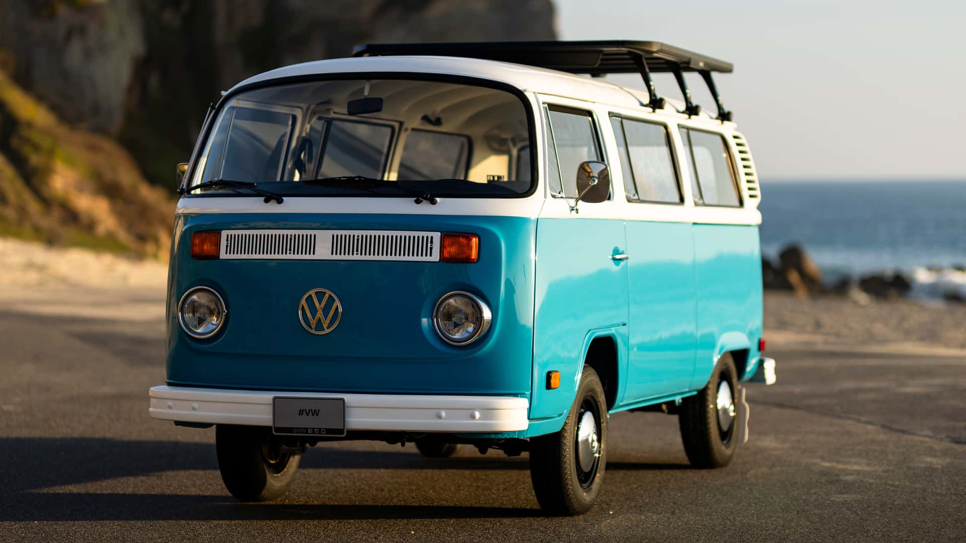 Bus Ajaib: VW Bus Ini Entah Bagaimana Selamat dari Kebakaran di California dan Kini Telah Dipulihkan Sepenuhnya