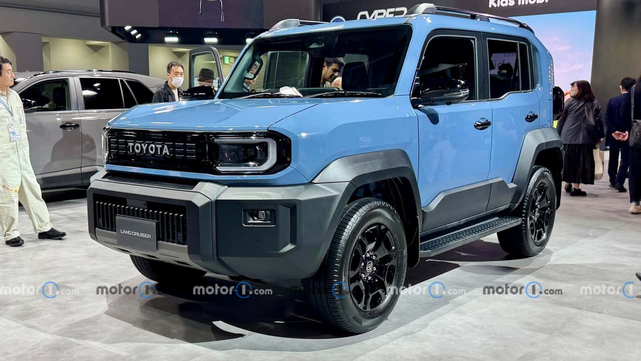 Toyota Land Cruiser FJ live Tokyo
