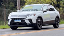 Usando mulas do T-Roc, VW testa sistema híbrido do novo T-Cross 
