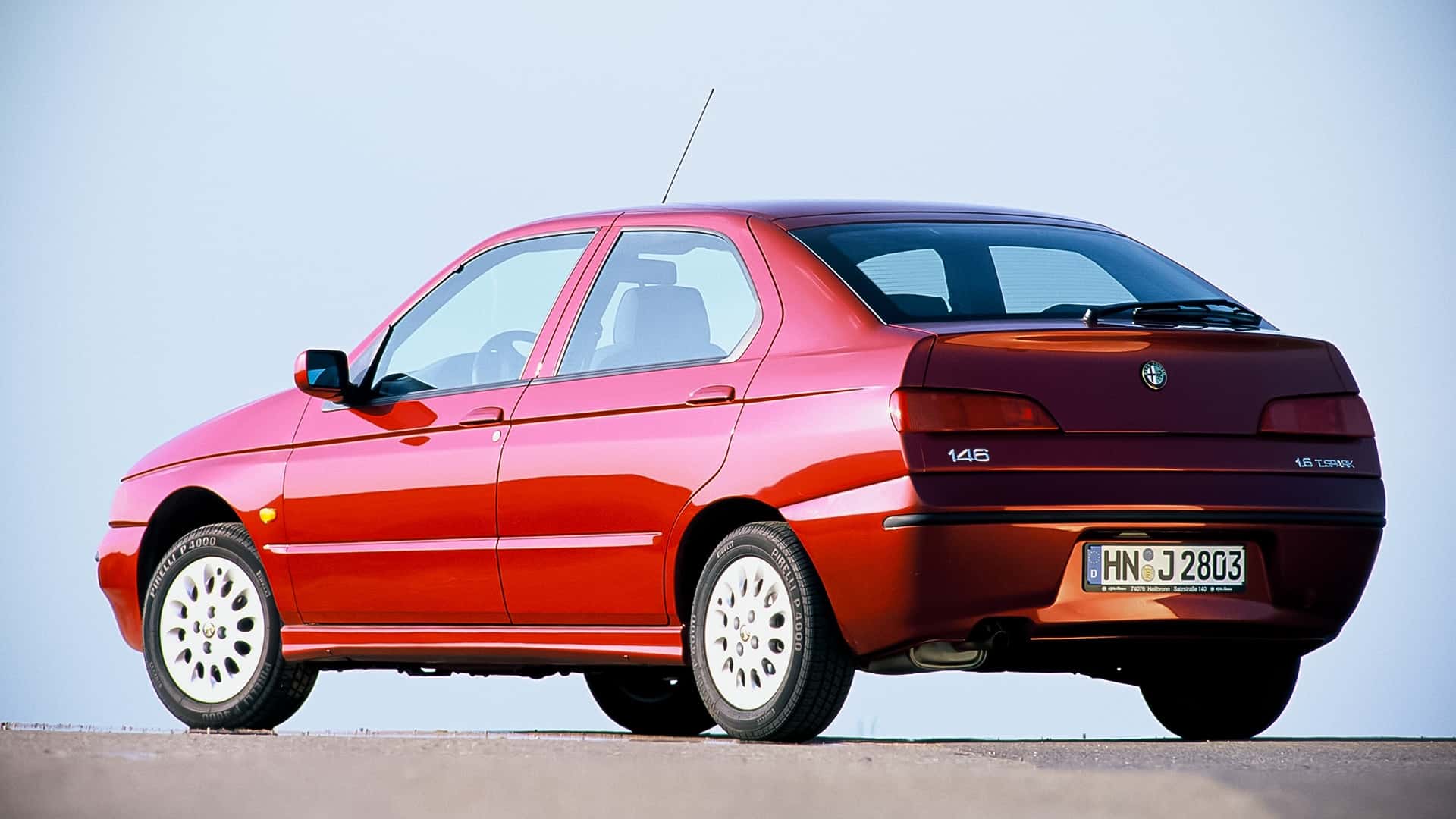 Alfa Romeo 145/146 (1994-2000): A case for fans?