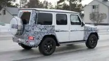 Mercedes-Benz G-Klasse Facelift-Spionagefoto (Seitenansicht)