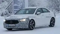 Foto spia - Mercedes Classe A sedan restyling